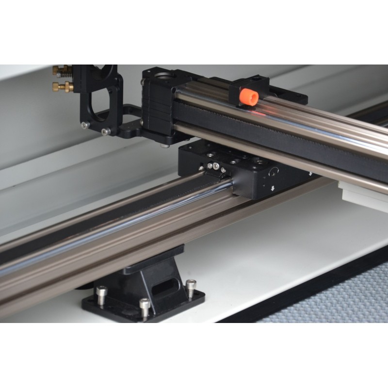 Laser CO₂ da incisione e taglio CORMAK LC1390Z | CORMAK