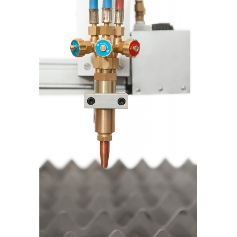 Taglio plasma e ossitaglio CORMAK PW-1530 AST con SPARTUS | CORMAK