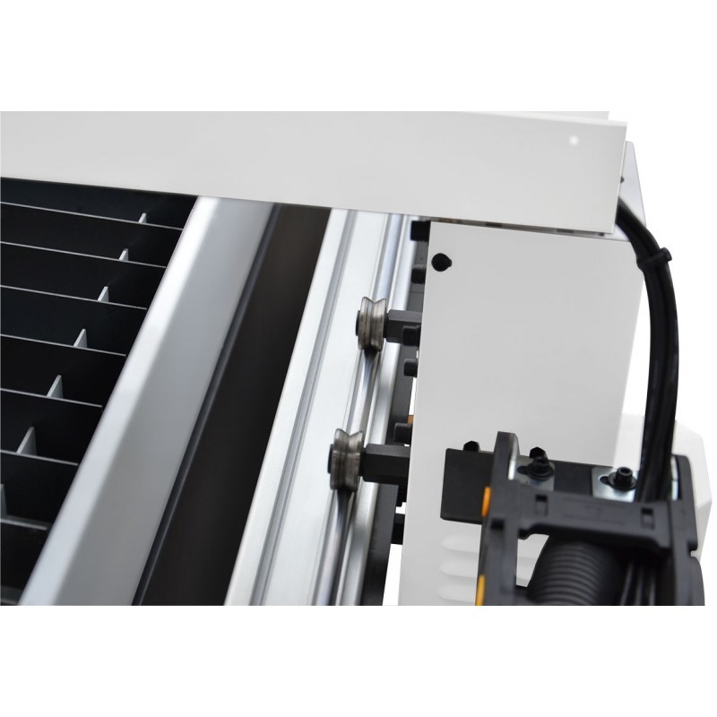 Taglio plasma CNC CORMAK PW-1530 WTK con tavolo ad acqua | CORMAK
