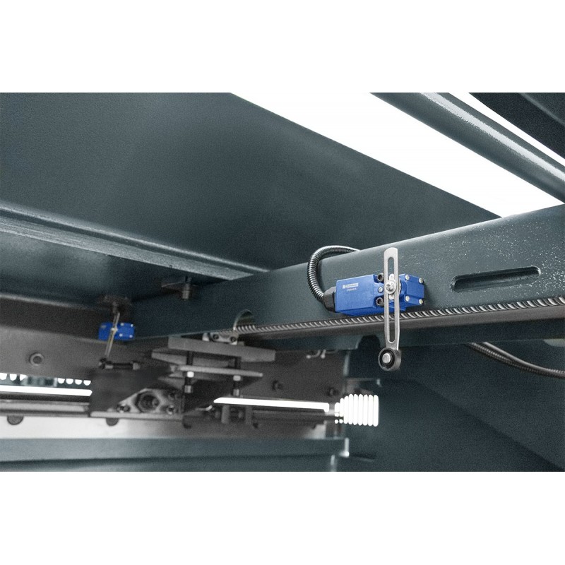 Cesoie idrauliche a ghigliottina CORMAK NC SHARK 4x2500 | CORMAK