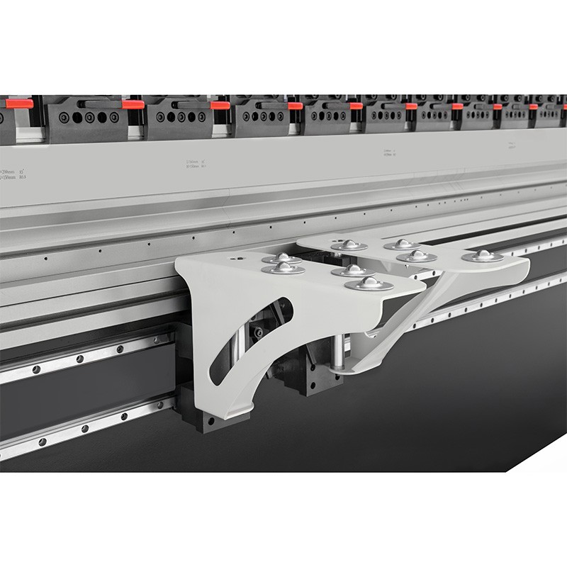 Pressa piegatrice CORMAK 63x2500 DA-58T CNC | CORMAK