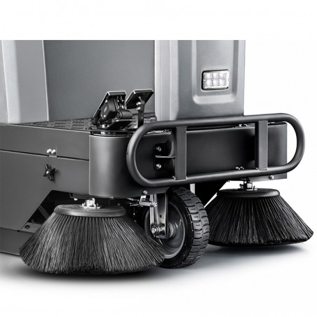 Spazzatrice elettrica semovente con sedile | CORMAK