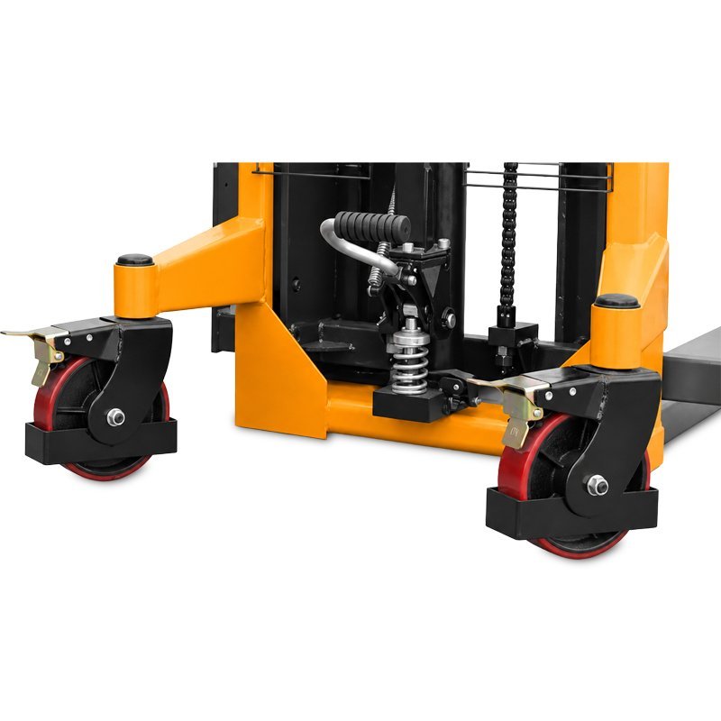 Impilatore manuale per pallet CORMAK WRHS 2016 con forche regolabili (portata 2.000kg, sollevamento 1.600mm)