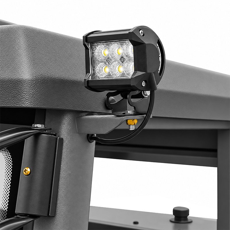 Spazzatrice industriale uomo a bordo CORMAK ZP15000 con cabina e sistema di nebulizzazione