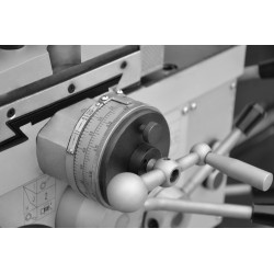 Tornio universale CORMAK 500x1000/65 con utensili e contropunta | CORMAK